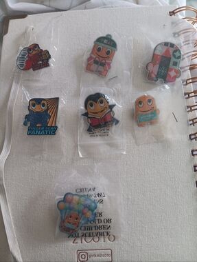 New Amazon Peccy Pins Set Of 7